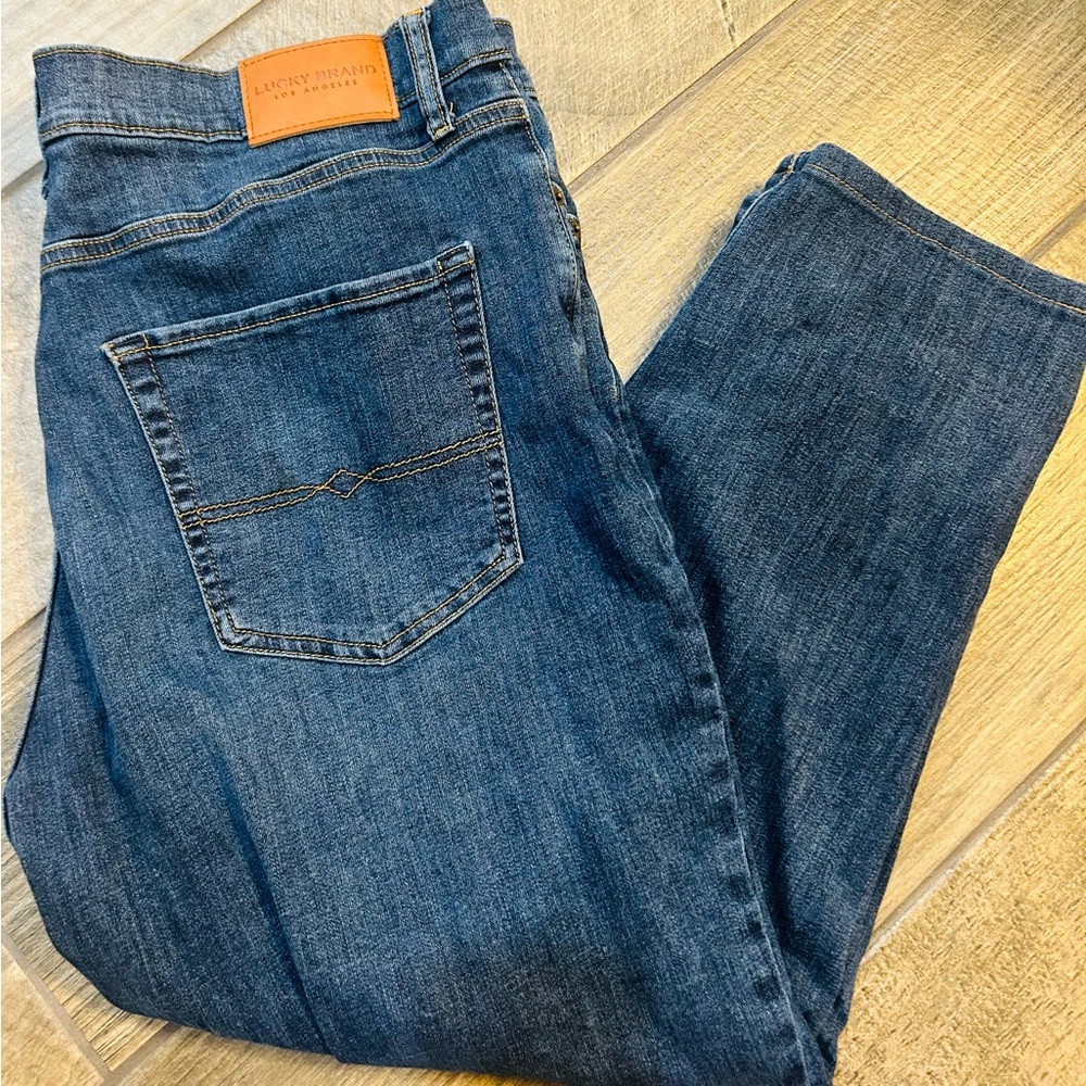 Lucky Brand Men's Classic Straight Jeans 38x30